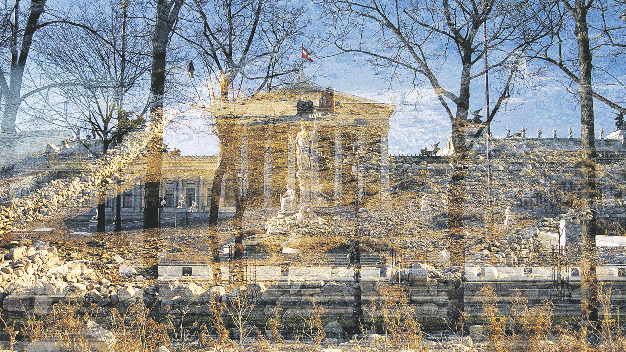 Crisfor: im Hintergrund ein griechischer Tempel vor Bäumen